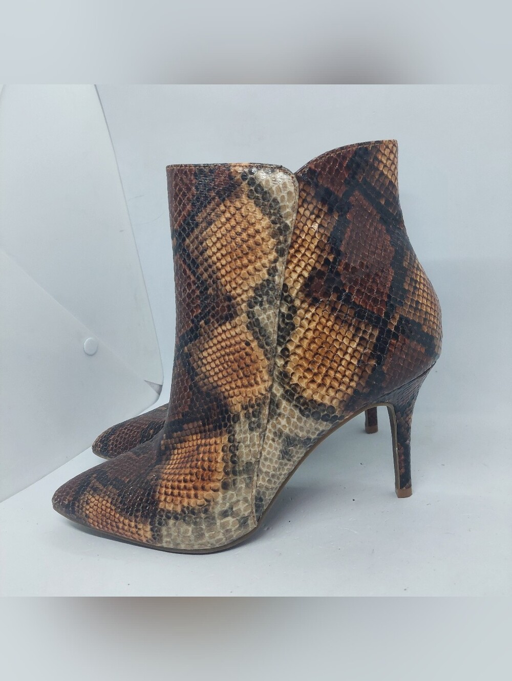 Zigi Soho Boots High Heel Zipper Animal Print Womens Sz 8.5 Classic Party Shoes